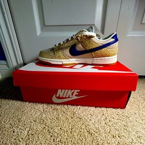 Nike Montreal Bagel dunk size 8.5. NWT and box